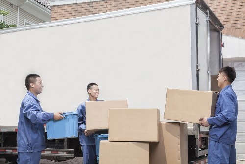Careful boxing and labelling of household items for local relocation